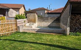 Logement - Studio indépendant à Pérouges